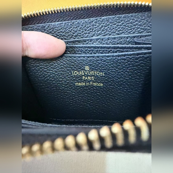 Louis Vuitton Zippy Coin Purse - Picture 10 of 14